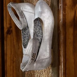 Girls Nine West ankle strap flats